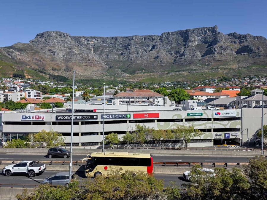 1 Bedroom Property for Sale in Gardens Western Cape